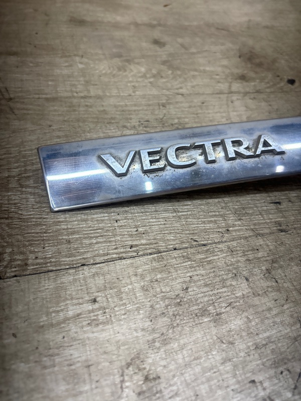 Молдинг крышки багажника Opel Vectra C хетчбэк