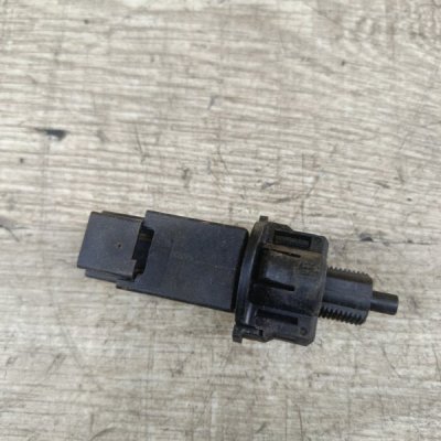 Датчик педали тормоза Nissan Primera 1999 седан 4дв. QG18DE - изображение 4