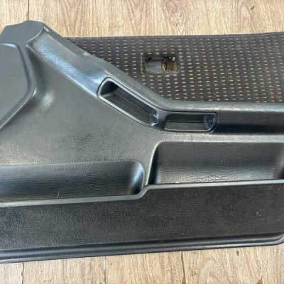Обшивка двери Audi 80 1991 (1993) PM седан 4дв., Перед., Прав.