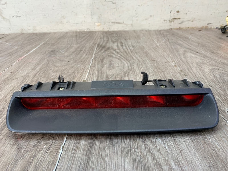 Стоп-сигнал крышки багажника Citroen Xsara Picasso 2005 Минивэн Задн.