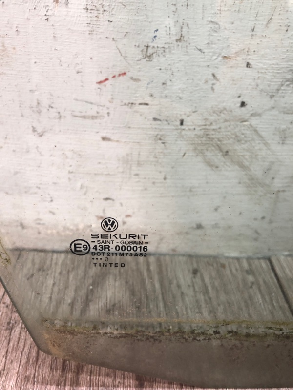 Стекло Volkswagen Polo 2000 хетчбэк 5дв. AUC Перед. Прав.