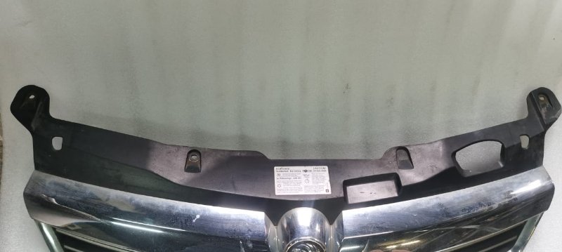 Решетка радиатора Opel Astra H 2008 хетчбэк 5дв. Z17DTL 1.7