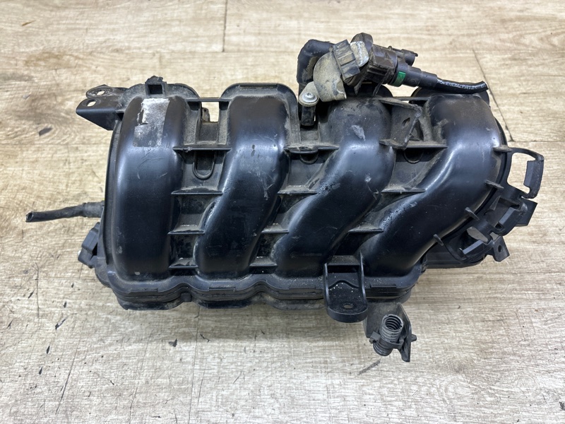 Коллектор впускной Opel Corsa D 2010 A12XER