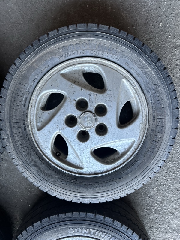 Колеса комплект Nissan Serena 1998 минивен SR20DE