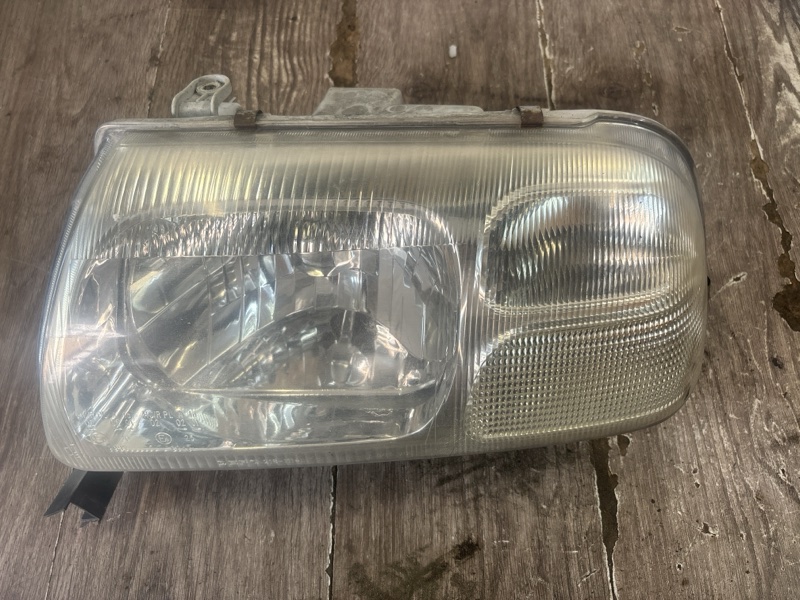 Фара Suzuki GRAND VITARA 2003 универсал J20A Перед. Лев.