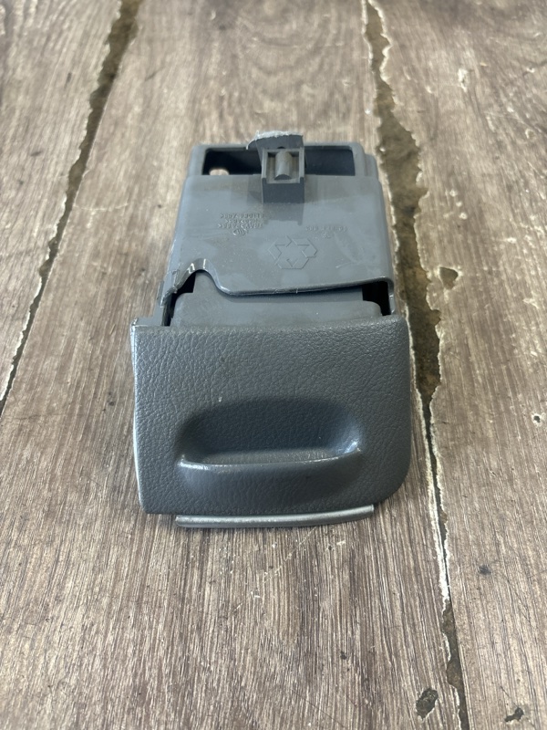 Пепельница Chevrolet LACETTI. KLAN 2010 хетчбэк 5дв. F14D3 Перед.