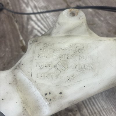 Бачок омывателя Cadillac GMT926 (Escalade) 2008 Джип Внедорожник L92 - изображение 6