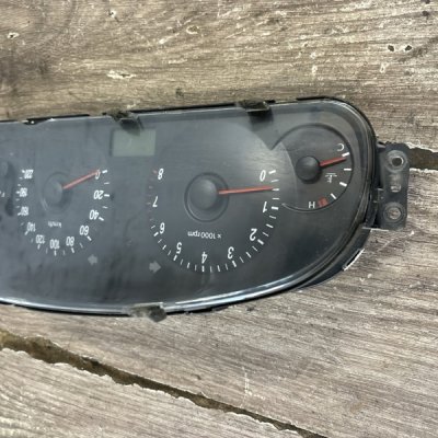 Панель приборов Hyundai Elantra 2004 седан 4дв. G4ED-G - изображение 2
