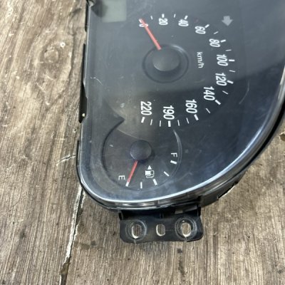 Панель приборов Hyundai Elantra 2004 седан 4дв. G4ED-G - изображение 3
