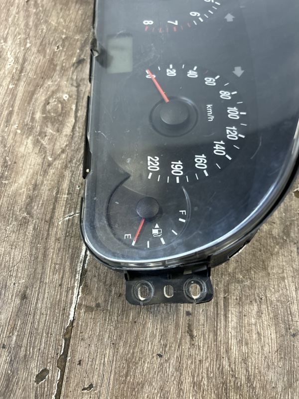 Панель приборов Hyundai Elantra 2004 седан 4дв. G4ED-G