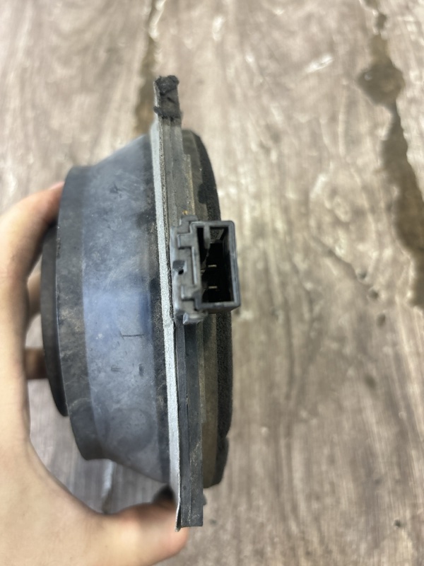 Динамик Hyundai Elantra 2004 седан 4дв. G4ED-G Перед.