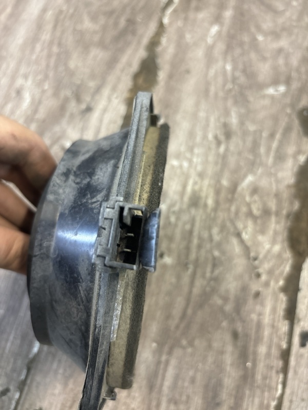 Динамик Hyundai Elantra 2004 седан 4дв. G4ED-G Перед.