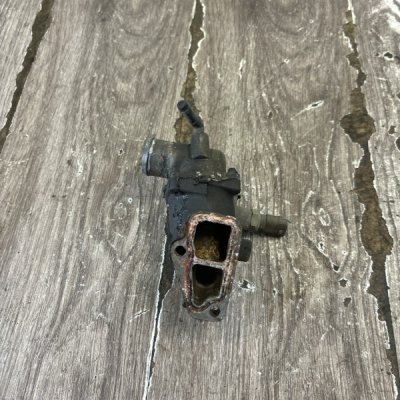 Корпус термостата Opel Astra G 1999 хетчбэк 5дв. X16XEL 1.6 - изображение 1