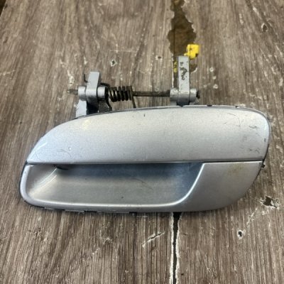 Ручка двери внешняя Hyundai Elantra 2004 седан 4дв. G4ED-G Задн. Лев. - изображение 1
