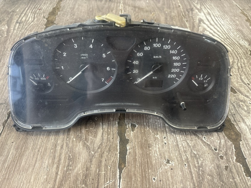 Панель приборов Opel Astra G 1999 хетчбэк 5дв. X16XEL 1.6