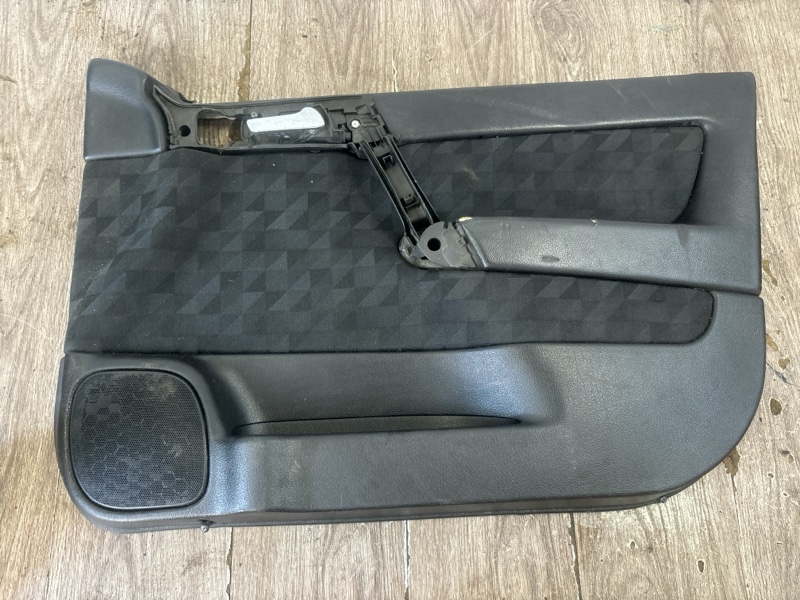Обшивка двери Opel Astra G 1999 хетчбэк 5дв. X16XEL 1.6 Перед. Прав.
