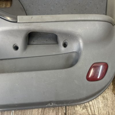 Обшивка двери Hyundai Elantra 2004 седан 4дв. G4ED-G Перед. Прав. - изображение 7