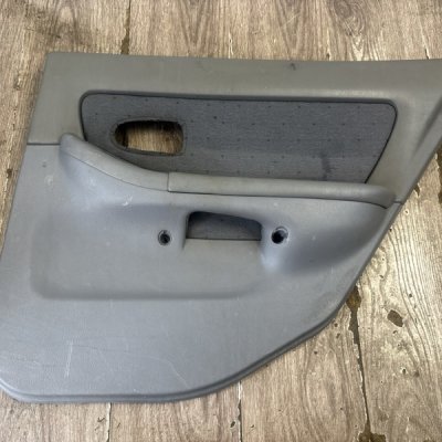 Обшивка двери Hyundai Elantra 2004 седан 4дв. G4ED-G Задн. Прав. - изображение 1