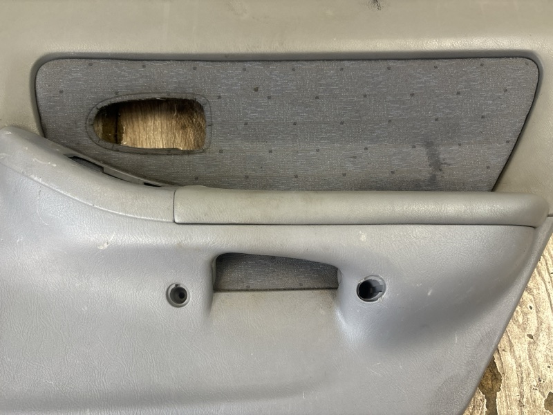 Обшивка двери Hyundai Elantra 2004 седан 4дв. G4ED-G Задн. Прав.