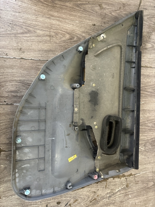 Обшивка двери Hyundai Elantra 2004 седан 4дв. G4ED-G Задн. Прав.