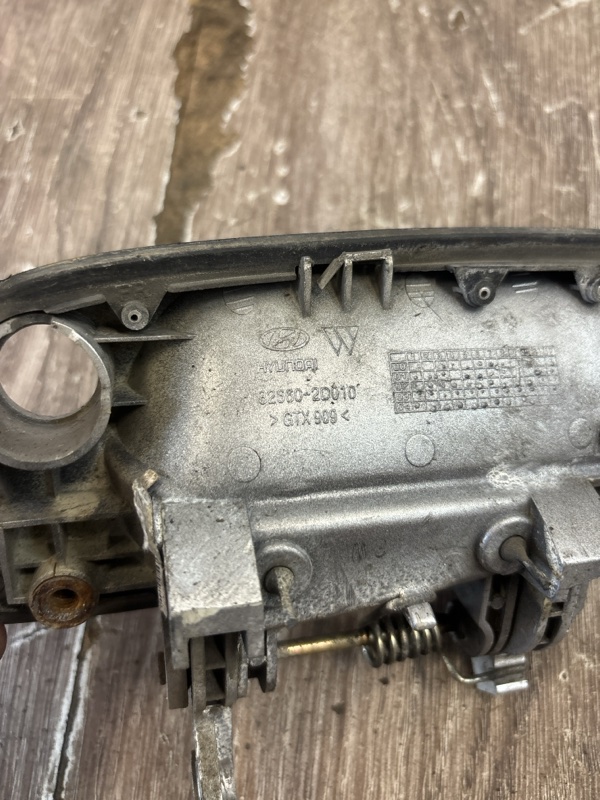 Ручка двери внешняя Hyundai Elantra 2004 седан 4дв. G4ED-G Перед. Прав.