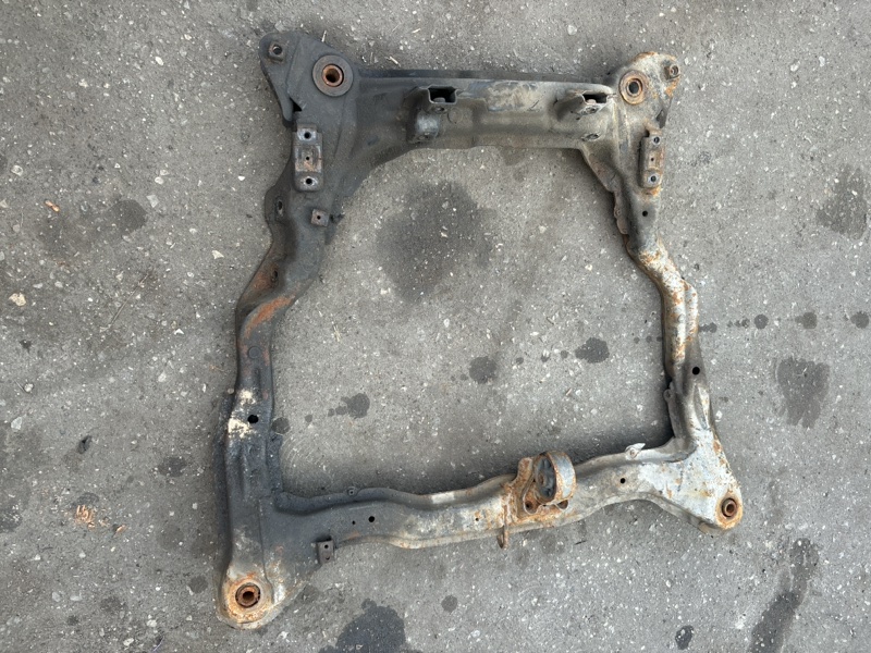 Подрамник передний Hyundai Elantra 2004 седан 4дв. G4ED-G