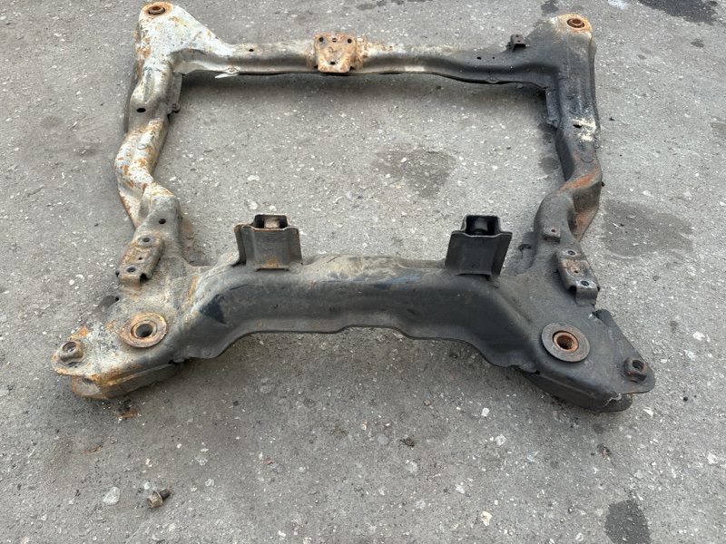 Подрамник передний Hyundai Elantra 2004 седан 4дв. G4ED-G