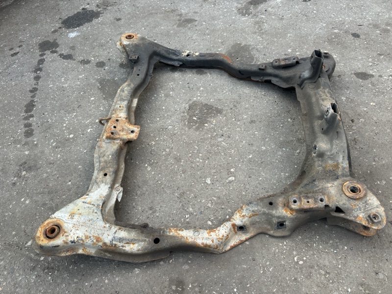 Подрамник передний Hyundai Elantra 2004 седан 4дв. G4ED-G