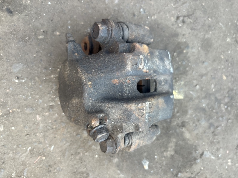 Суппорт Suzuki Grand Vitara 2003 универсал J20A Перед. Прав.
