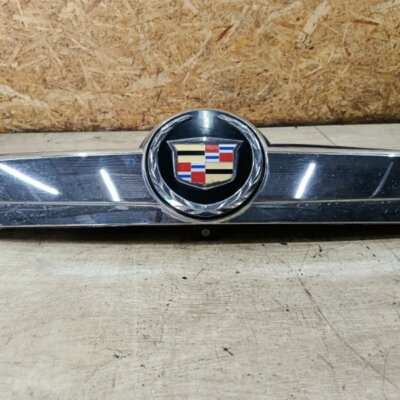 Молдинг крышки багажника Cadillac Escalade - изображение 2