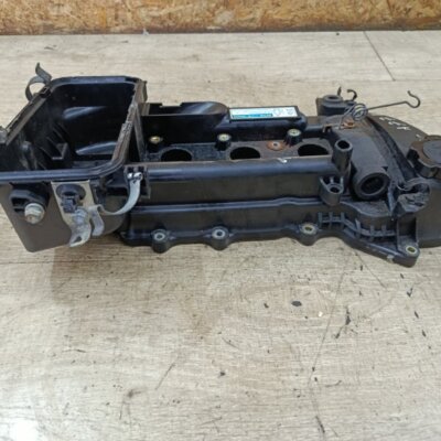 Крышка головки блока цилиндров Toyota Aygo 2007 1KR-FE - изображение 3