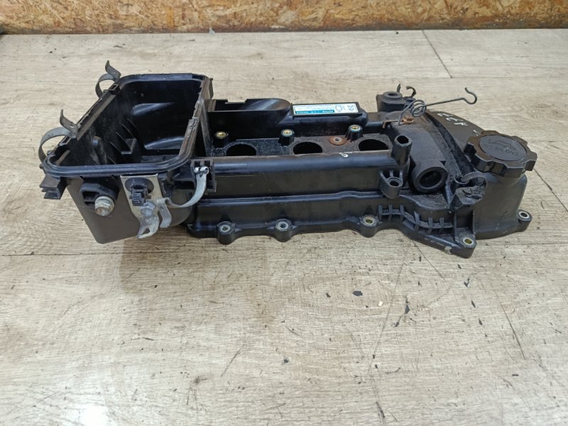 Крышка головки блока цилиндров Toyota Aygo 2007 1KR-FE