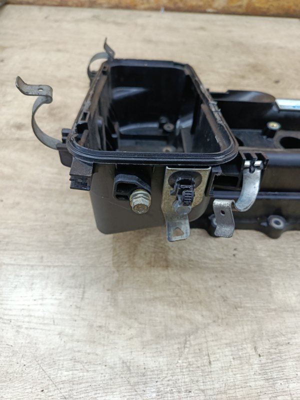 Крышка головки блока цилиндров Toyota Aygo 2007 1KR-FE