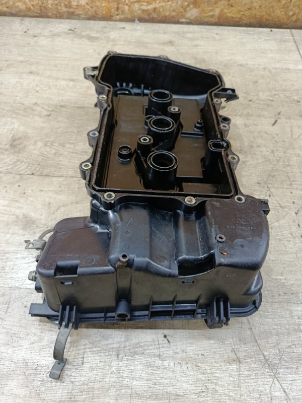 Крышка головки блока цилиндров Toyota Aygo 2007 1KR-FE