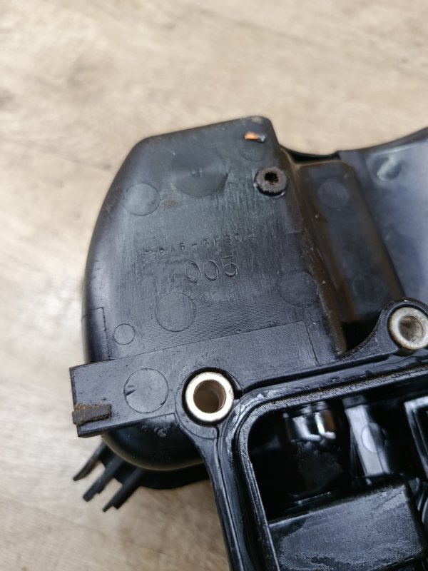 Крышка головки блока цилиндров Toyota Aygo 2007 1KR-FE