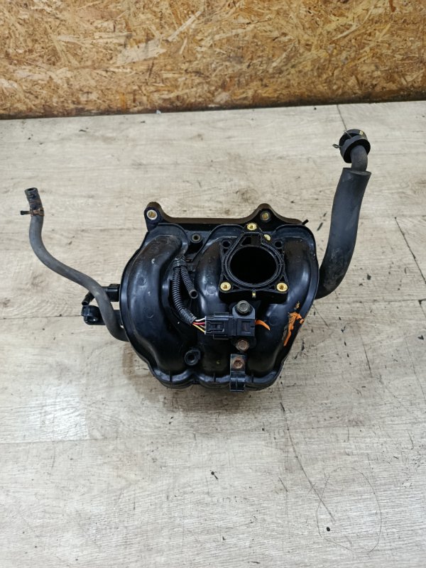 Коллектор впускной Toyota Aygo 2007 1KR-FE