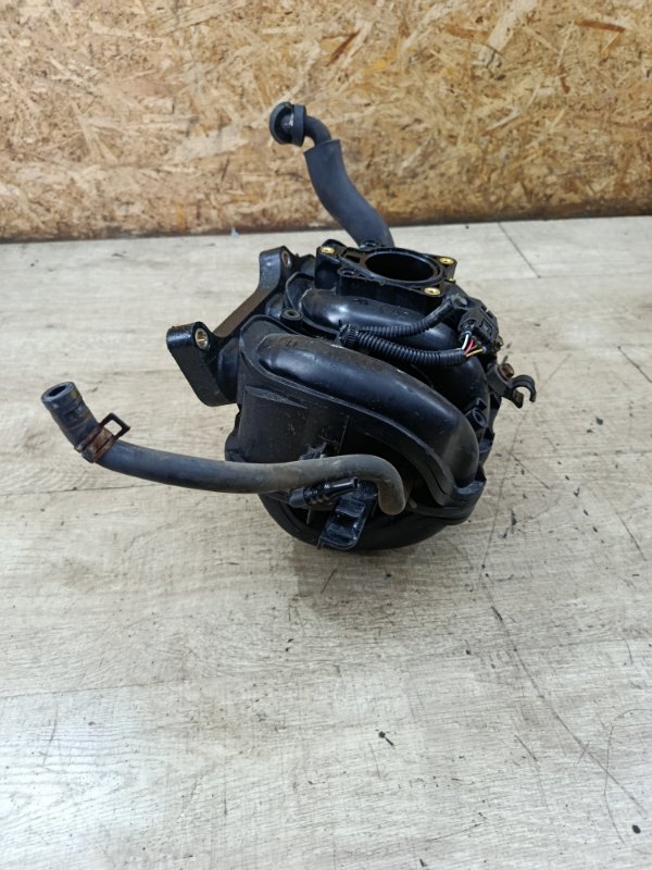 Коллектор впускной Toyota Aygo 2007 1KR-FE