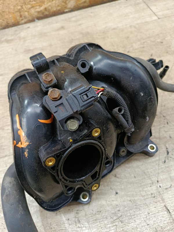 Коллектор впускной Toyota Aygo 2007 1KR-FE