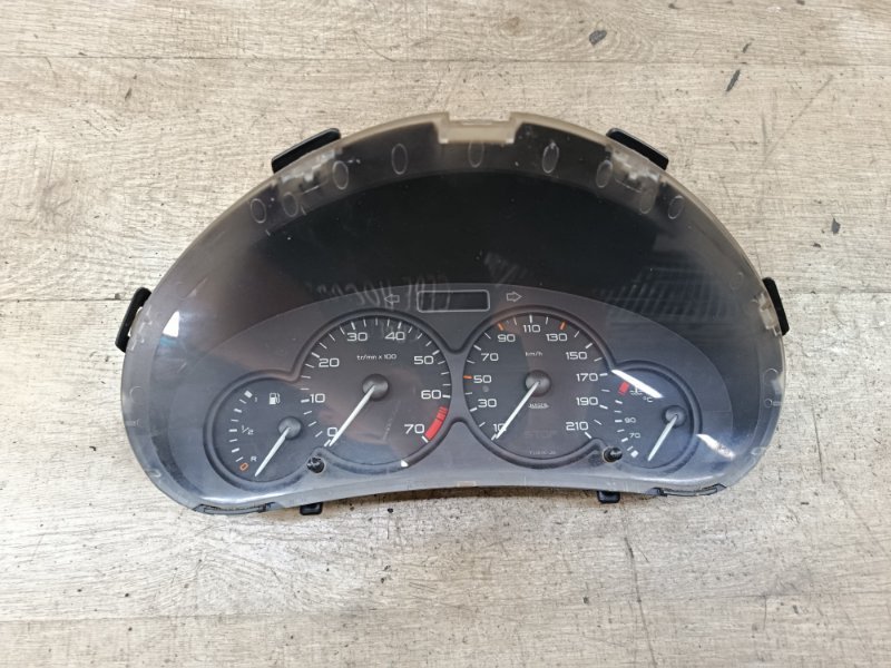 Панель приборов Peugeot 206 2002 хетчбэк 3дв. HFZ (TU1JP)