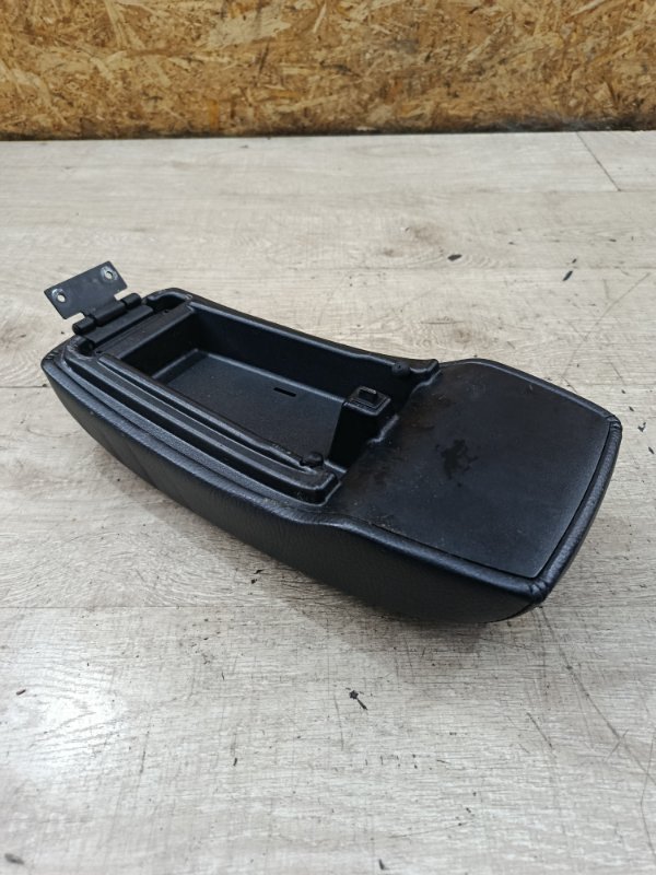 Подлокотник Ford Mondeo 2006 седан 4дв. CJBA
