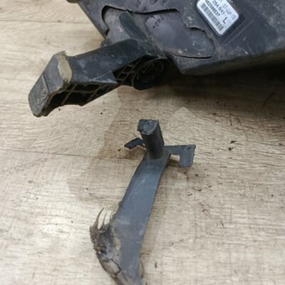 Фара противотуманная Opel Astra J 2010 хетчбэк 5дв. A16LET 1.6 Перед. Лев. - изображение 4