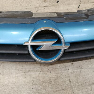 Решетка радиатора Opel Astra H 2004 хетчбэк 5дв. Z18XE - изображение 5