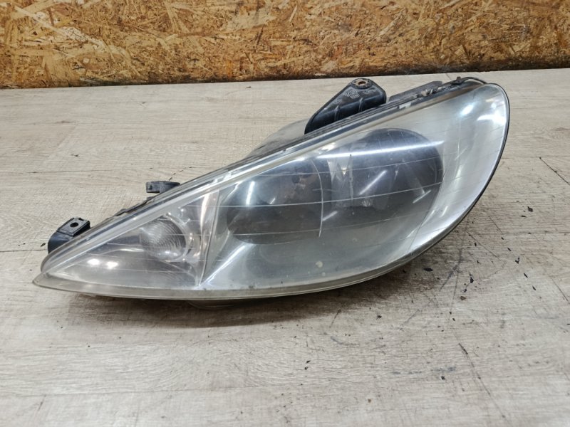 Фара Peugeot 206 2007 седан 4дв. NFU (TU5JP4) Перед. Лев.