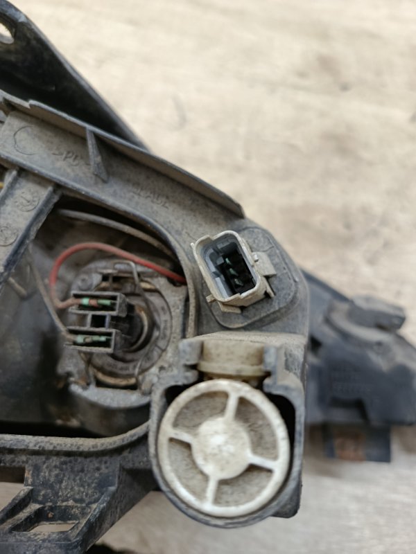 Фара Peugeot 206 2007 седан 4дв. NFU (TU5JP4) Перед. Лев.