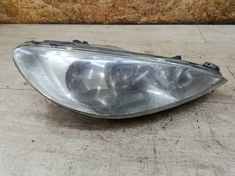Фара Peugeot 206 2007 седан 4дв. NFU (TU5JP4) Перед. Прав.