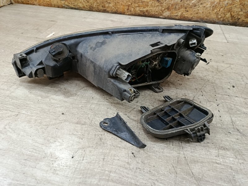 Фара Peugeot 206 2007 седан 4дв. NFU (TU5JP4) Перед. Прав.