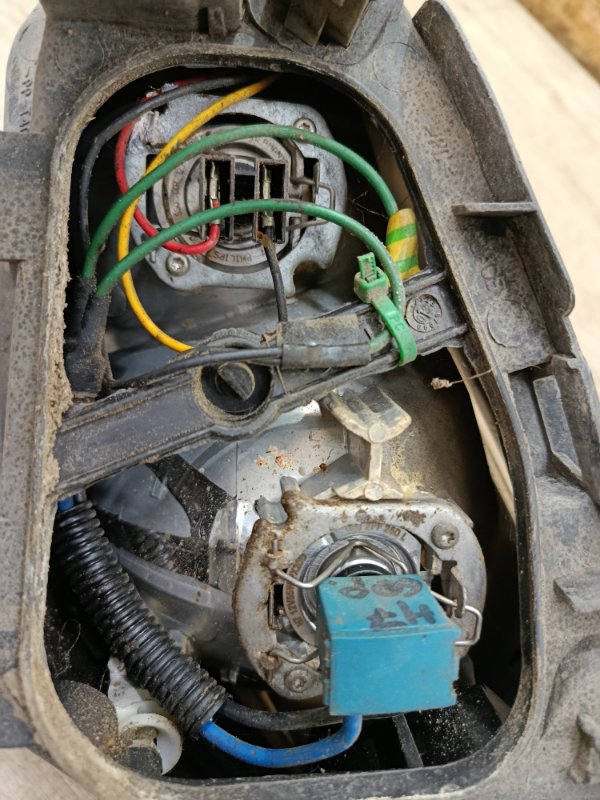 Фара Peugeot 206 2007 седан 4дв. NFU (TU5JP4) Перед. Прав.