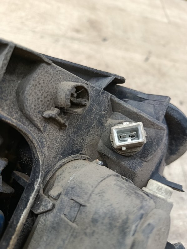 Фара Peugeot 206 2007 седан 4дв. NFU (TU5JP4) Перед. Прав.