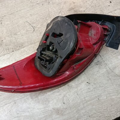 Фонарь Peugeot 206 2007 седан 4дв. NFU (TU5JP4) Задн. Прав. - изображение 4