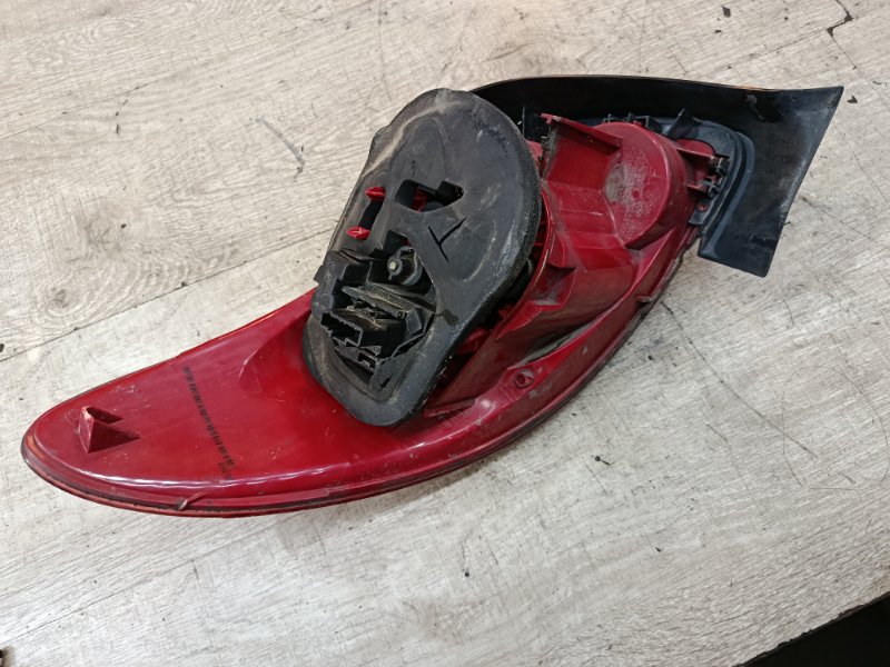 Фонарь Peugeot 206 2007 седан 4дв. NFU (TU5JP4) Задн. Прав.